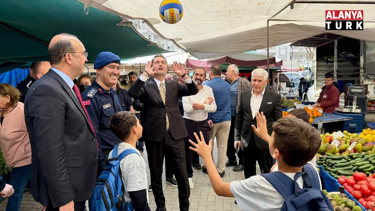 Kaymakam Sali Pazari Zi̇yaret 2