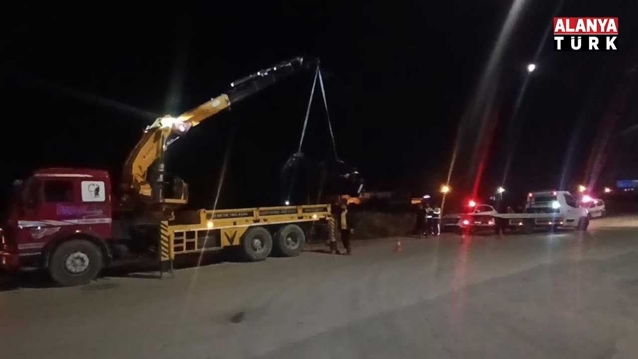 Kanaldaki̇ Araç 2