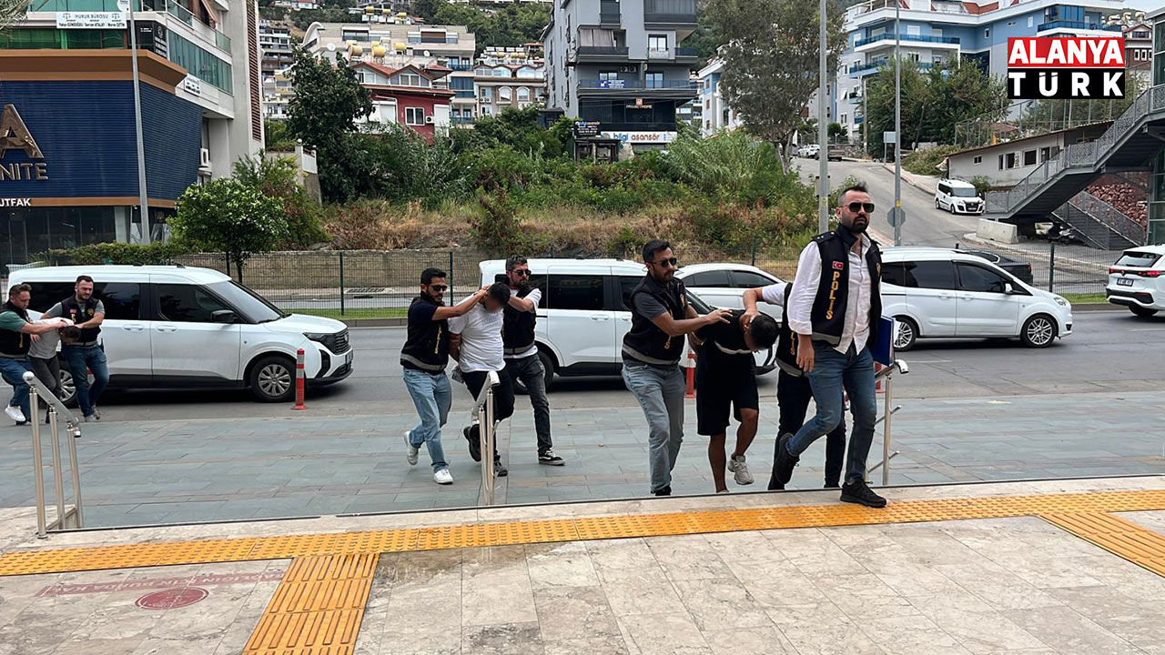 Alanya'da Döviz Bürosundan44