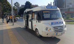 Minibüse çarpmamak için motosikleti devirdi: 1 yaralı