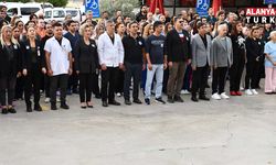 Alanya’da sağlıkçılar Atatürk'ü 87. yıl dönümünde unutmadı
