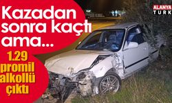 Kaza yapan otomobil refüjde terk edilmiş bulundu