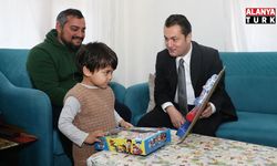 Depremzede aileye sürpriz ziyaret