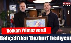 Bahçeli'den Kaygılaroğlu'na 'Bozkurt' hediyesi