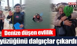 Denize düşen evlilik yüzüğünü dalgıçlar çıkardı