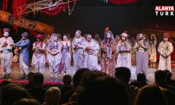 Dünya Tiyatro Günü üç farklı oyunla kutlandı