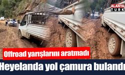 Heyelan sonrası yol çamura bulandı