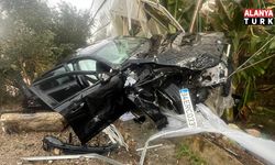 Alanya'da otomobil muz serasına uçtu: 4 yaralı