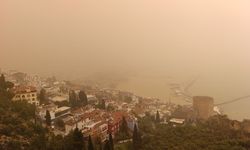 Alanya kırmızı bir toz bulutuna büründü!