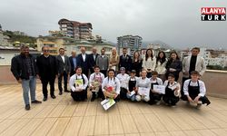 Alanya Üniversitesi’nde Tropik Lezzetler Yarıştı: Geleceğin Şefleri Sahne Aldı