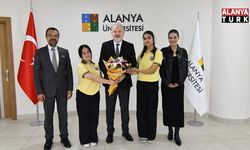 ALANYA ÜNİVERSİTESİ REKTÖRÜ SAĞER, 23 NİSAN’DA ÇOCUKLARLA BİR ARAYA GELDİ