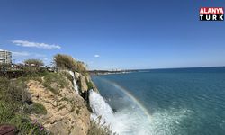 Düden Şelalesi'nde gökkuşağı hayran bıraktı