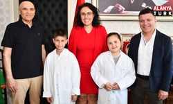 KÜÇÜK BAŞHEKİMLER KOLTUĞA OTURDU!