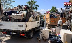 Belediye boşaltıyor, o dolduruyor: Daha önce 2 operasyonda 16 kamyon çöp çıkan evden 4 kamyon daha çöp çıktı