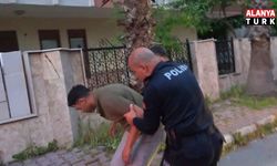 Bunalıma girip evini yakan genci ekipler kurtardı