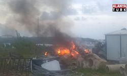 İnşaat şantiyesinde konteyner yangını