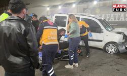 Antalya’da kontrolden çıkan otomobil bariyerlere çarptı: 3 yaralı