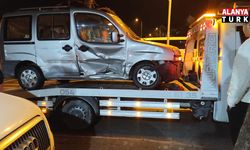 Ters yönden gelen aracın neden olduğu zincirleme kaza kamerada