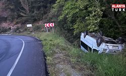 Minibüs yoldan çıktı: 2 yaralı