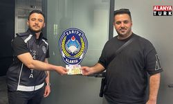 Kadın bulduğu 700 euroyu zabıtaya teslim etti