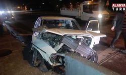 Bariyerlere çarpan otomobil sürücüsü kazanın ardından firar etti