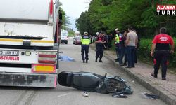 TIR’ın altında kalan 19 yaşındaki motosikletli genç hayatını kaybetti