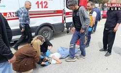Yaya geçidini kullanan bisiklete motosiklet çarptı: 2'si çocuk 3 yaralı