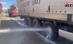 Tırın balatalarından çıkan dumana yangın tüpüyle müdahale etti