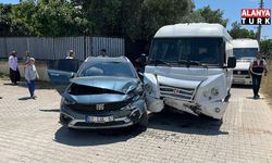 Antalya’da okul servisi otomobille çarpıştı: 7’si anaokulu öğrencisi 9 yaralı