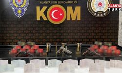Antalya'da Kaçakçılık ve Organize Suçlara Darbe: 79 Gözaltı, Binlerce Kaçak Ürün Ele Geçirildi