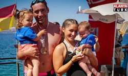 Meis-Kaş Yüzme Maratonu'nda sporcular dostluk için kulaç attı