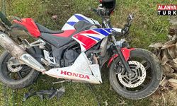 Alanya'da refüje çarpan motosiklet sürücüsü öldü