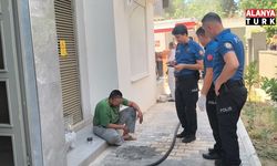 Annesine sinirlendi kendini eve kapatıp yakmaya çalıştı, mahallede korku ve öfke dolu anlar