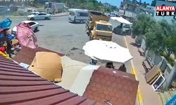 Serik'te hortum paniği: Tente müşterilerin üzerine çöktü, facia saniyelerle atlatıldı