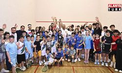 Ümit Uysal: "35 branşta, yılda 20 bin kişiye spor yaptırıyoruz"