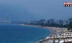 Antalya'da nem yüzde 86'lara ulaştı, kentin üzeri nem bulutları ile kaplandı