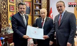 MHP ANTALYA'DA KONGRE MARATONU TAMAMLANDI: RAPOR BAHÇELİ'YE ARZ EDİLDİ