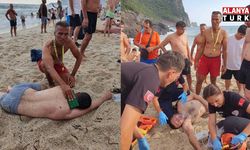 Alanya'da boğulma tehlikesi geçiren tatilciyi cankurtaran kurtardı