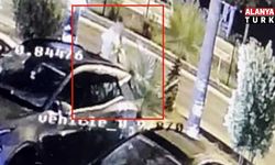 Alanya'da motosiklet hırsızlığı kameraya yansıdı
