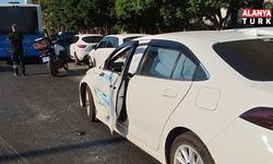 Özel halk otobüsü ile iki otomobilin karıştığı kazada yaralanan olmadı