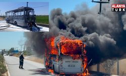 Manavga'ta  yolcu midibüsü alev alev yandı, sürücü yolcuları tahliye etti