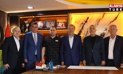 KKTC 5. Cumhurbaşkanı Ersin Tatar'dan Hasan Çavuşoğlu'na taziye ziyareti