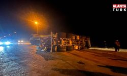 Devrilen beton mikserinin sürücüsü hafif yaralandı