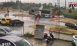 TIR’ın çarptığı otomobil takla attı: 3 yaralı