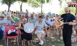 Muratpaşa’da yaşlılar türkülerle buluşuyor
