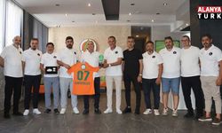Alanyasporlular Derneği’nden Alanyaspor’a ziyaret