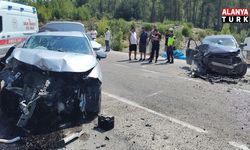 Antalya'da otomobiller çarpıştı: 1 ölü, 3 yaralı