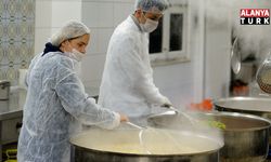 Muratpaşa'da ihtiyaç sahiplerine her gün sıcak yemek