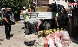 Antalya'da son kullanma tarihi bulunmayan ve süresi geçmiş 152 kilo et ile 20 bidon turşuya el konuldu