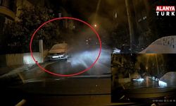 Bu sefer can değil mal kurtardı: Araçtan duman çıktığını fark edip yangın tüpüyle müdahale etti, eşi kornaya basarak sahibine ulaşmaya çalıştı